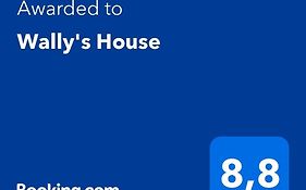 Wally'S House
